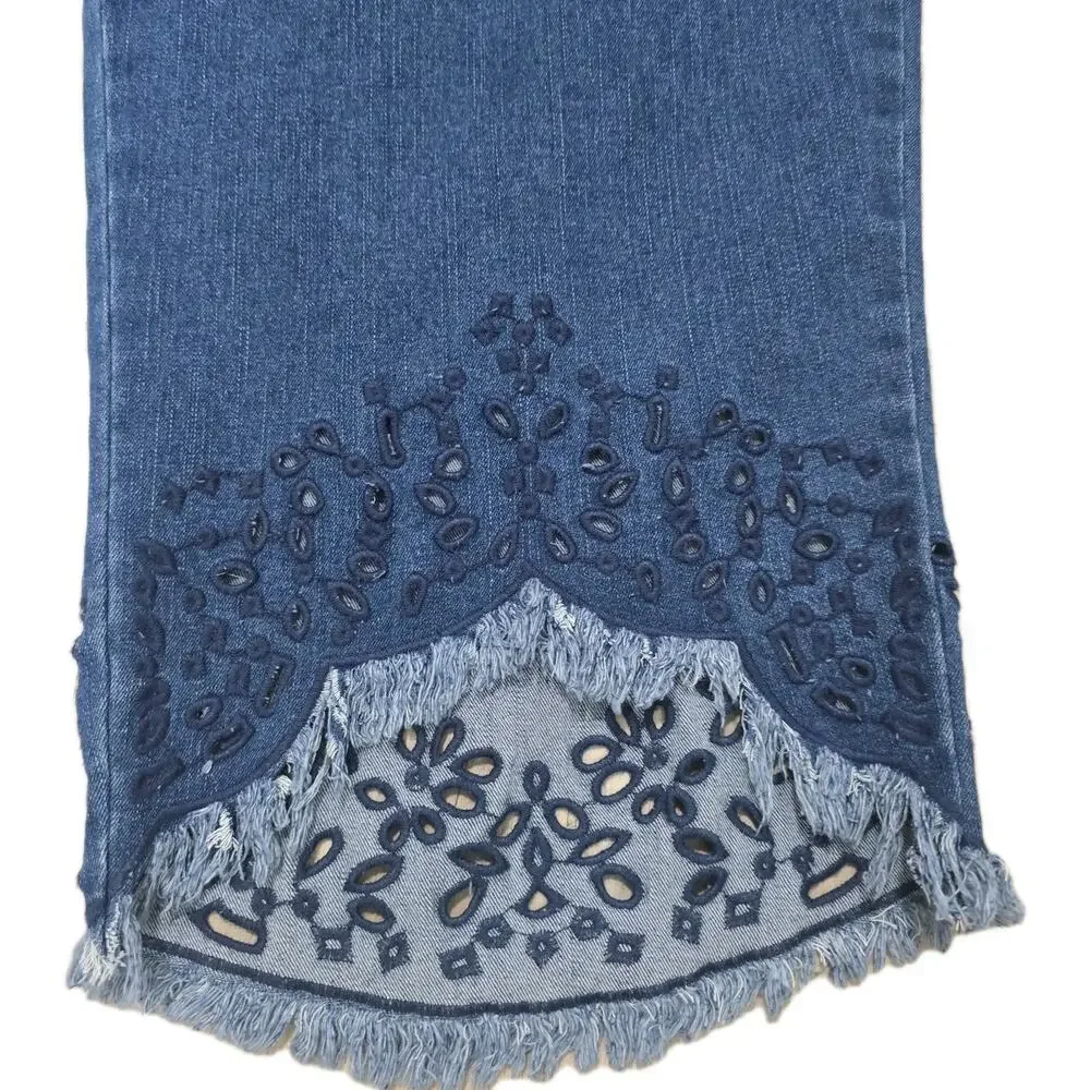 Intro Straight Leg Tulip Eyelet Embroidered Frayed Hem Pull-On Ankle Pants 24W - Picture 3 of 11